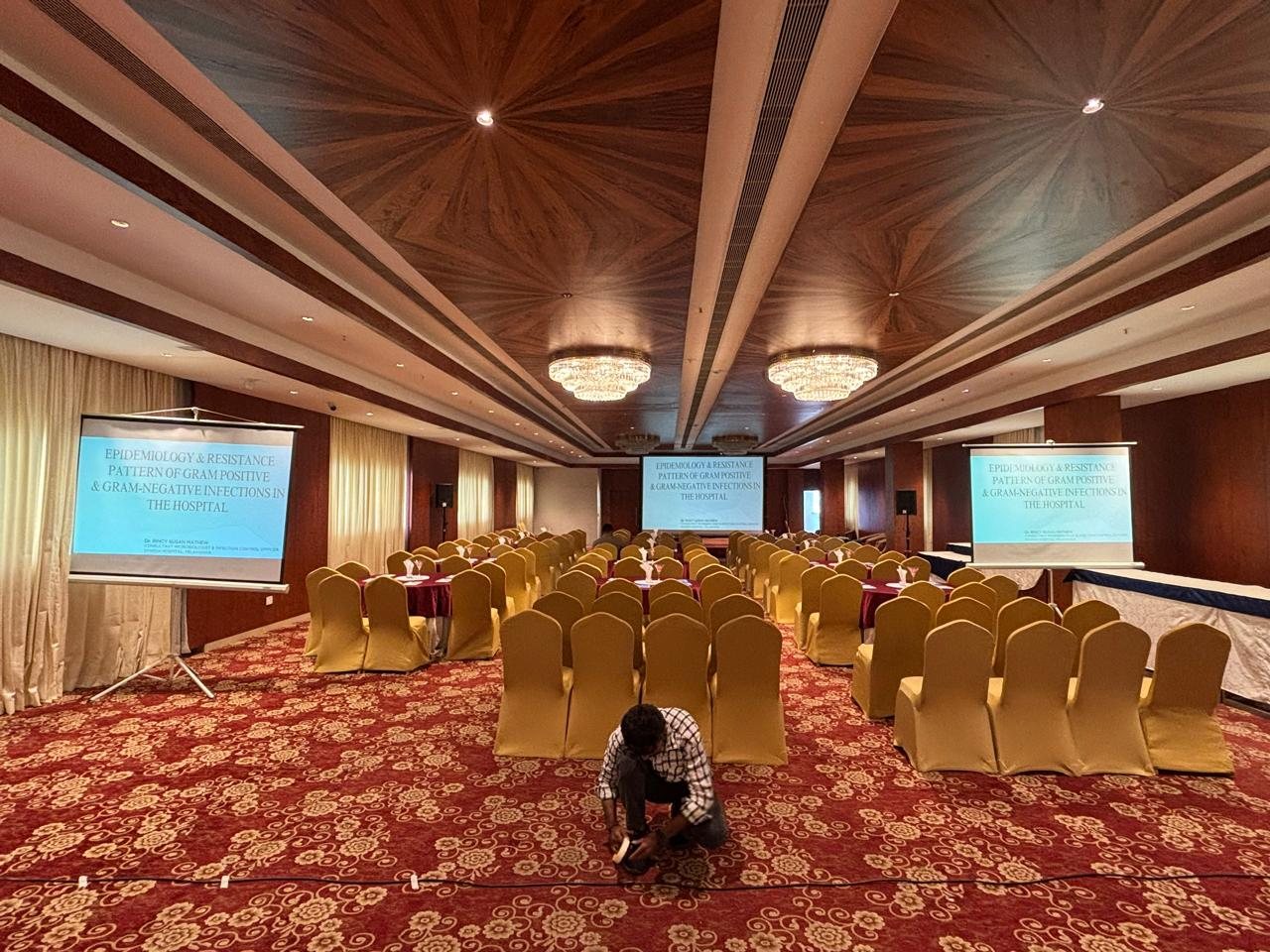 #innovativeblr boardroom projector and screen setup